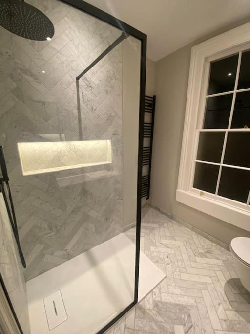 Luxury Georgian Apartment - 5 Minute Walk To Spa Bath Luaran gambar