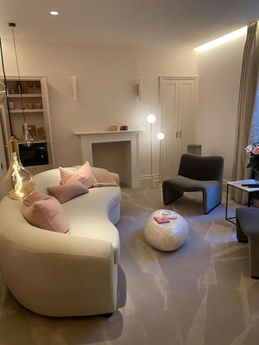 Luxury Georgian Apartment - 5 Minute Walk To Spa Bath Luaran gambar